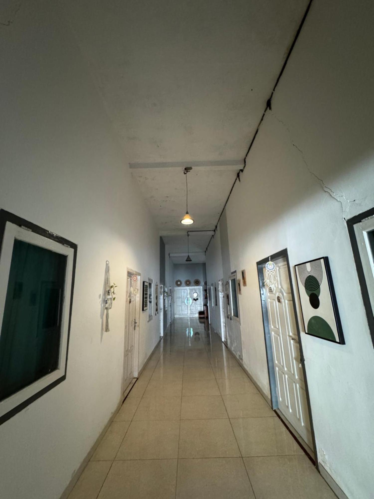 Loyal Friend Hostel Karimunjawa Exterior foto